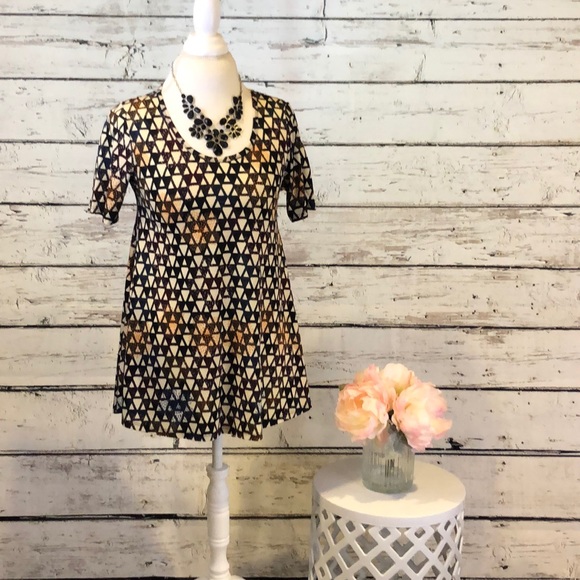 LuLaRoe Tops - Lularoe perfect T in XXS Like New